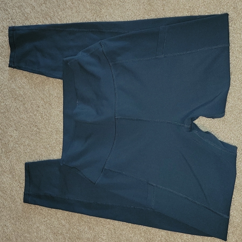 Zyia light and tight 7/8 leggings size 8-10